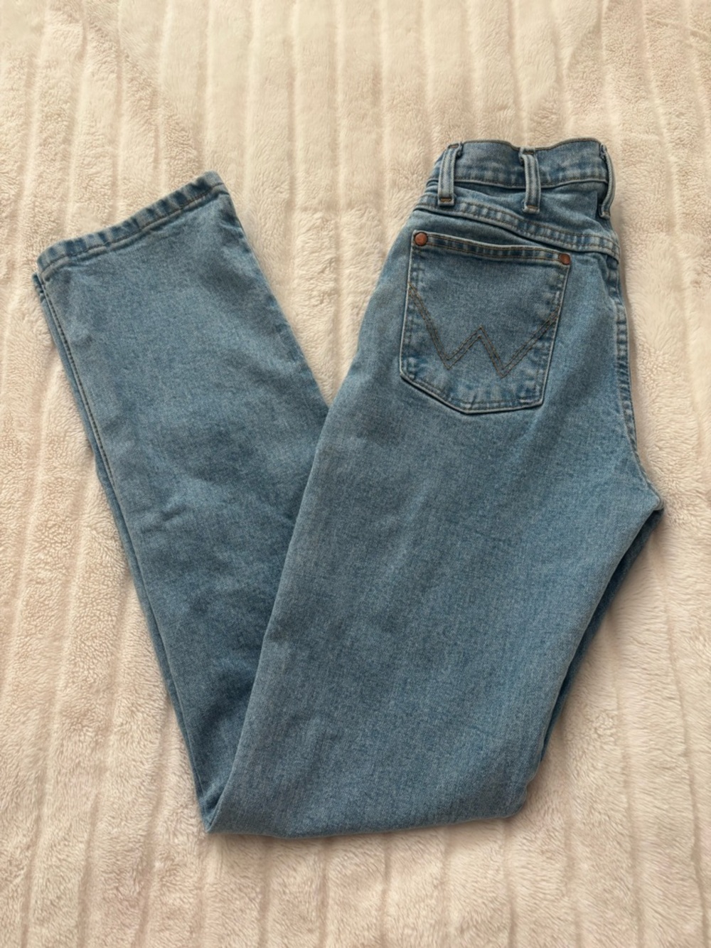 Wrangler Women's Light Blue High-Rise Denim Jeans with Branded Patch - Picture 2 of 6